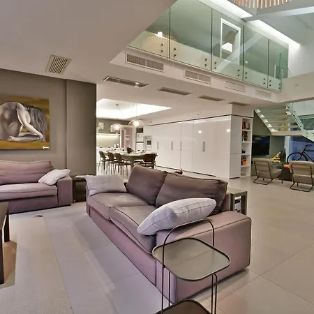 Villa Nausica, Heated Pool, Padel Court, View On The Sea, Wifi Free Perfect For Big Group Villa *