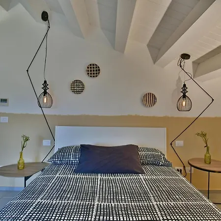 Villa Nausica, Heated Pool, Padel Court, View On The Sea, Wifi Free Perfect For Big Group Villa Ragusa
