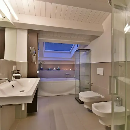 Villa Nausica, Heated Pool, Padel Court, View On The Sea, Wifi Free Perfect For Big Group Ragusa