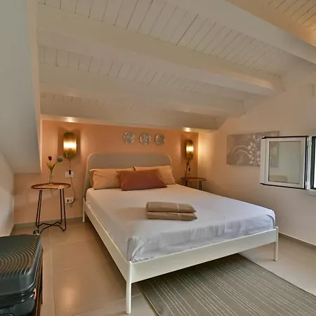 Nausica, Heated Pool, Padel Court, View On The Sea, Wifi Free Perfect For Big Group *